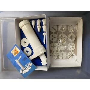 Vintage Hutzler Cookie Press & Food Decorator 23 Pieces Holiday Easy Action